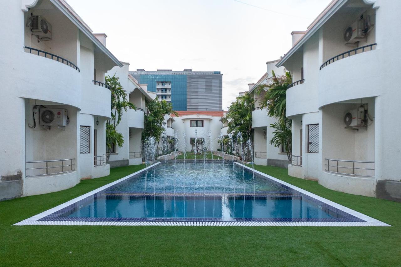 Capital O 6229 Ilara Hotels And Resorts Siruseri Экстерьер фото