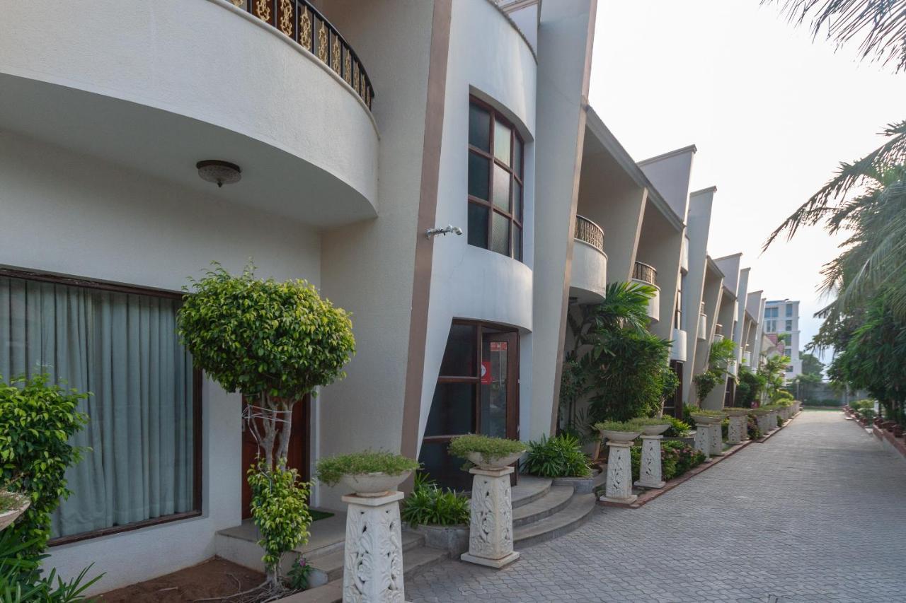 Capital O 6229 Ilara Hotels And Resorts Siruseri Экстерьер фото