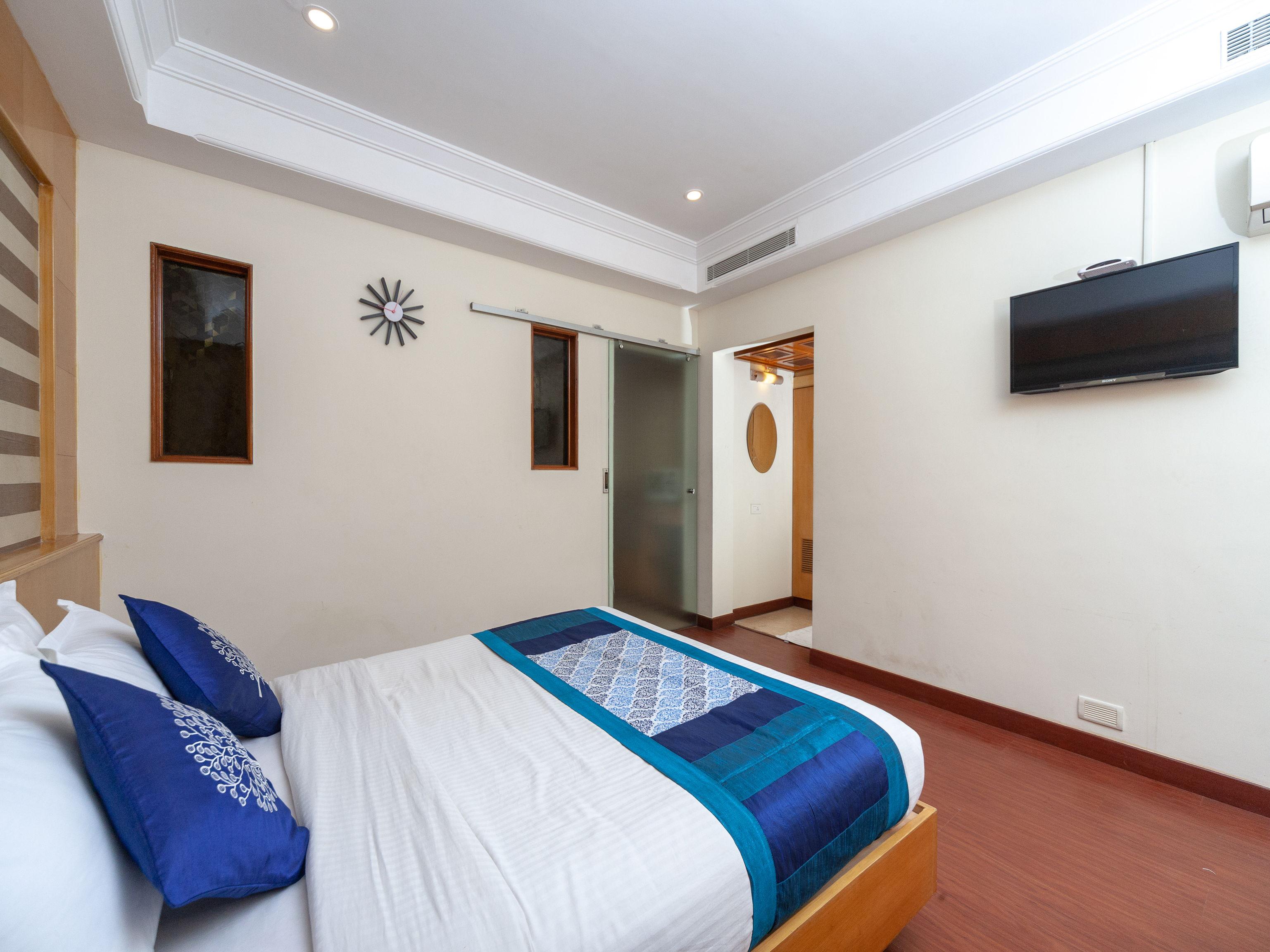 Capital O 6229 Ilara Hotels And Resorts Siruseri Экстерьер фото