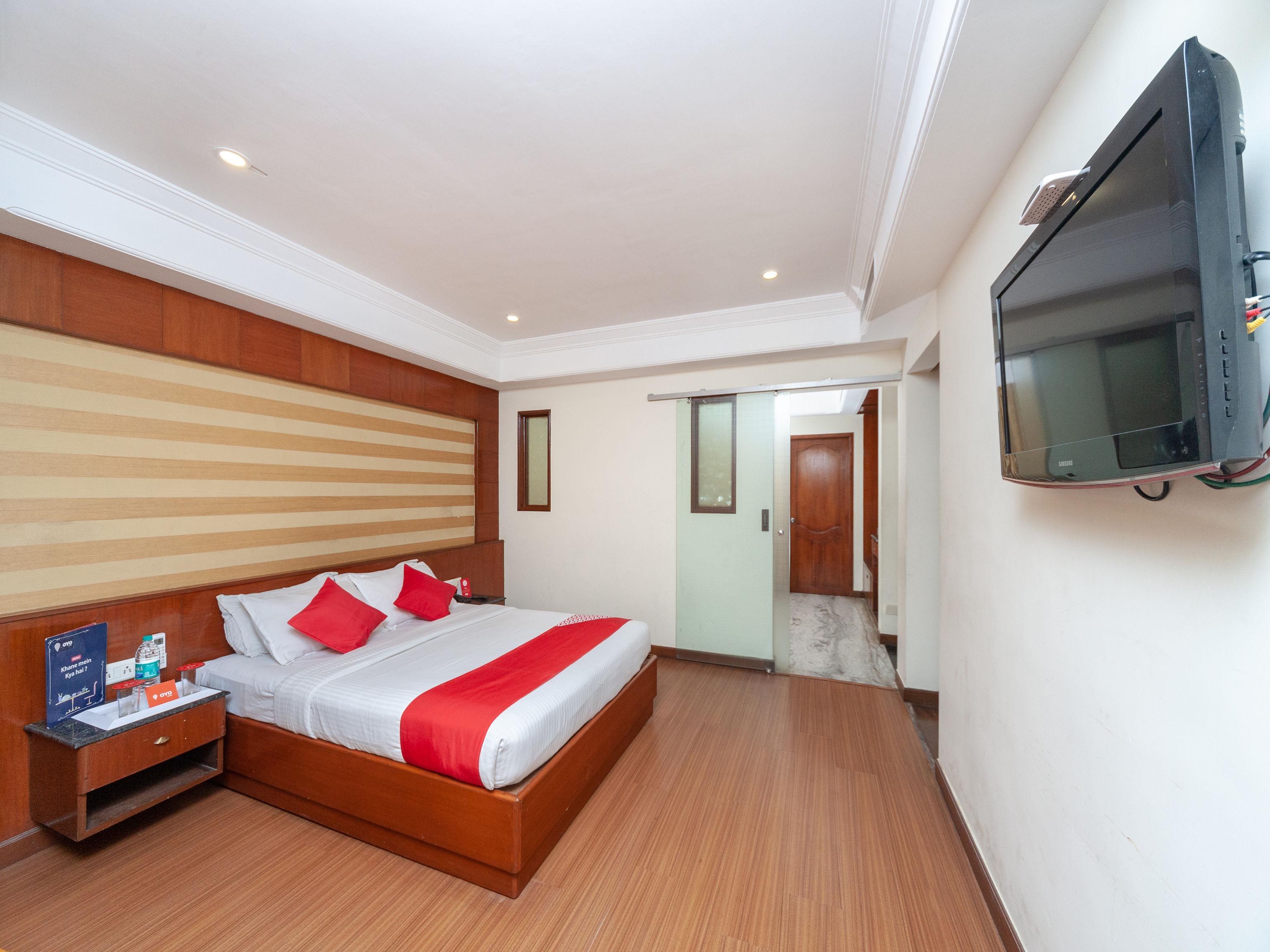 Capital O 6229 Ilara Hotels And Resorts Siruseri Экстерьер фото